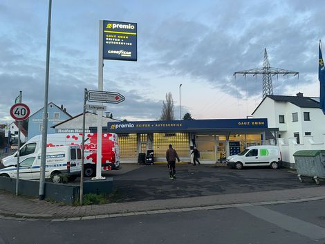 GAUZ GmbH Premio Filiale mit Außenwerbung